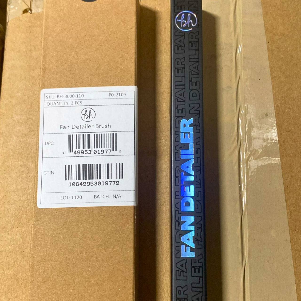 BH Cosmetics Fan Detailer Brush
