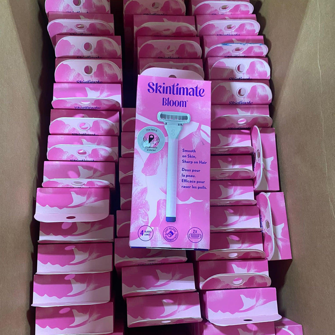 Skintimate Smooth on Skin Sharp on Hair , 1 Razor 2 Cartridges (50 Pcs Box) - Discount Wholesalers Inc